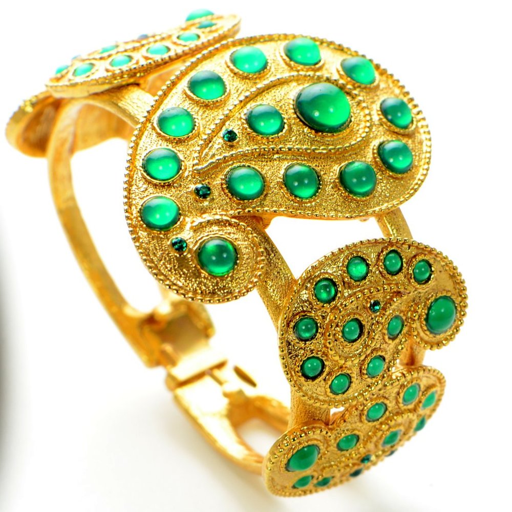 Oscar de la Renta Green Cabochon Hinged Paisley Bracelet